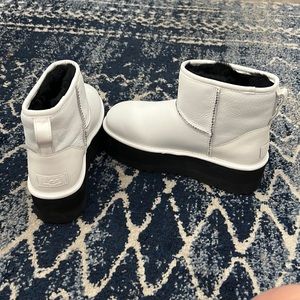 UGG White with black fur